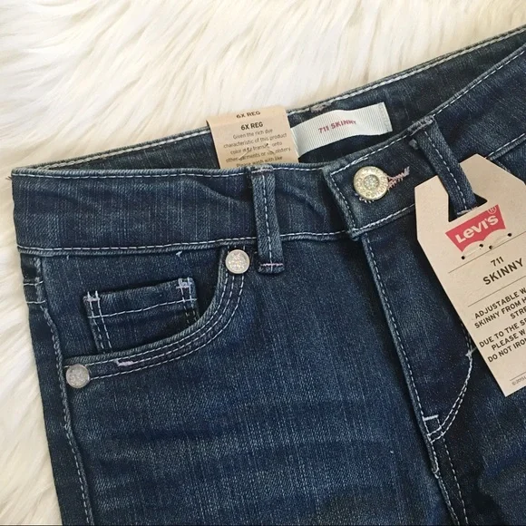 NWT Levi’s Skinny Jeans - Picture 2 of 3